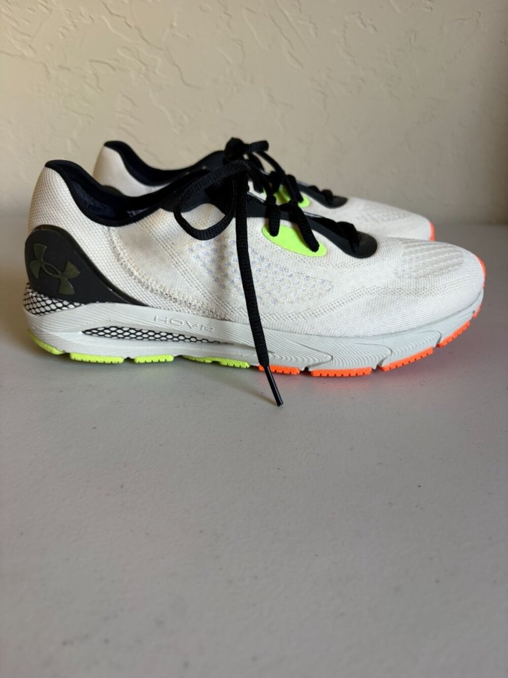 Under Armour HOVR Sonic 5 White Neon Yellow Orange Men's US 8 Athletic Shoes